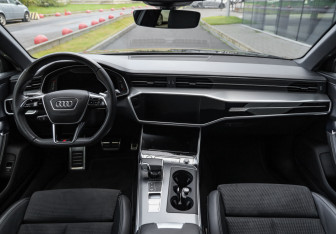 Подержанный автомобиль Audi A6 Sedan 2020 года (11 фото)