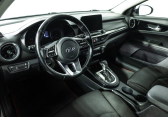 Подержанный автомобиль Kia Cerato Sedan 2020 года (12 фото)