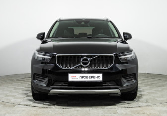 Подержанный автомобиль Volvo XC40 2019 года (2 фото)