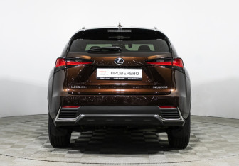 Подержанный автомобиль Lexus NX 2019 года (6 фото)