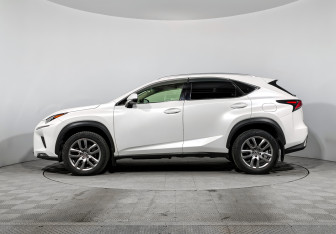 Подержанный автомобиль Lexus NX 2017 года (8 фото)