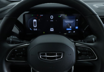 Подержанный автомобиль Geely Monjaro 2023 года (19 фото)
