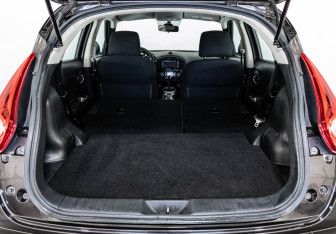 Подержанный автомобиль Nissan Juke 2013 года (25 фото)