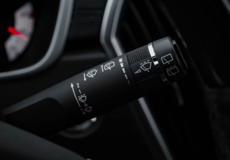 Подержанный автомобиль Cadillac SRX 2012 года (24 фото)