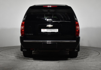 Подержанный автомобиль Chevrolet Tahoe 2013 года (6 фото)