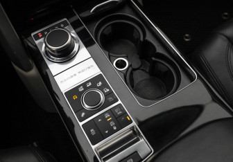 Подержанный автомобиль Land Rover Range Rover 2016 года (24 фото)