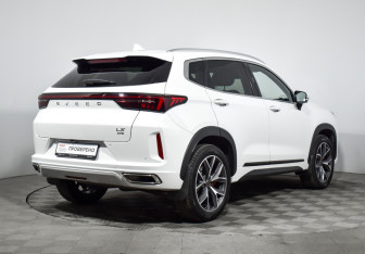Подержанный автомобиль Exeed LX 2022 года (5 фото)