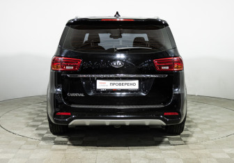 Подержанный автомобиль Kia Carnival 2018 года (6 фото)