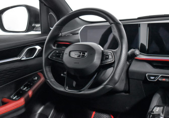 Подержанный автомобиль Geely Coolray 2023 года (15 фото)