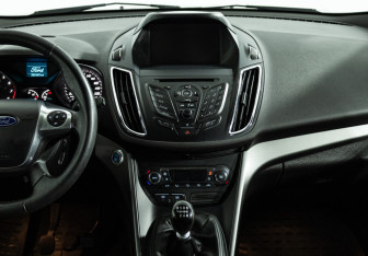 Подержанный автомобиль Ford Kuga 2014 года (14 фото)