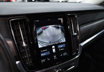 Подержанный автомобиль Volvo V90 Cross Country 2019 года (19 фото)