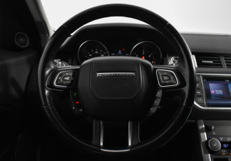Подержанный автомобиль Land Rover Range Rover Evoque 2017 года (19 фото)