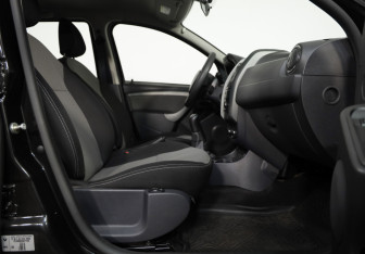 Подержанный автомобиль Renault Duster 2016 года (21 фото)