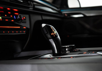 Подержанный автомобиль BMW X5 2016 года (21 фото)