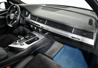 Подержанный автомобиль Audi Q7 2016 года (12 фото)