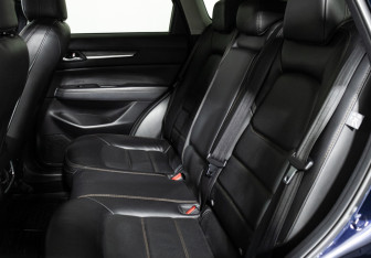 Подержанный автомобиль Mazda CX-5 2020 года (10 фото)