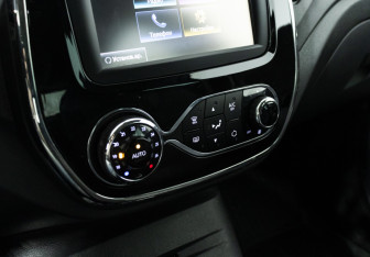 Подержанный автомобиль Renault Kaptur 2016 года (17 фото)