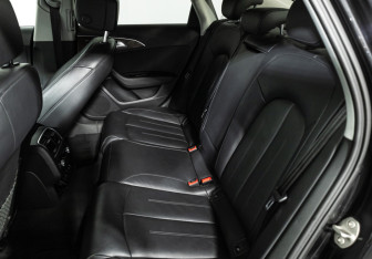 Подержанный автомобиль Audi A6 Sedan 2016 года (10 фото)