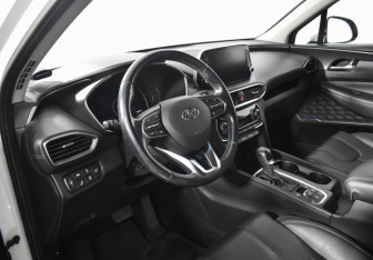 Подержанный автомобиль Hyundai Santa Fe 2020 года (9 фото)