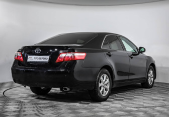 Подержанный автомобиль Toyota Camry Sedan 2011 года (5 фото)