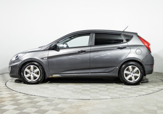 Подержанный автомобиль Hyundai Solaris Hatchback 2012 года (8 фото)