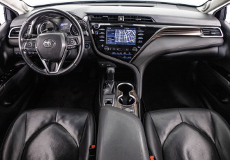 Подержанный автомобиль Toyota Camry Sedan 2018 года (11 фото)