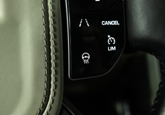 Подержанный автомобиль Land Rover Range Rover 2018 года (17 фото)