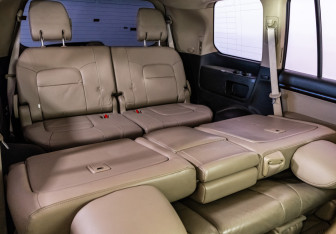 Подержанный автомобиль Toyota Land Cruiser Suv 2010 года (25 фото)