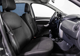 Подержанный автомобиль Nissan Terrano 2018 года (18 фото)