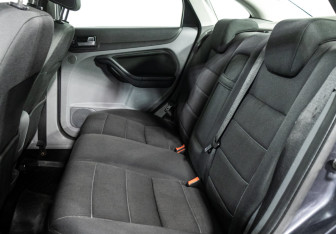 Подержанный автомобиль Ford Focus Sedan 2008 года (10 фото)