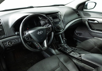 Подержанный автомобиль Hyundai i40 Sedan 2016 года (11 фото)