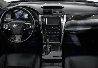 Подержанный автомобиль Toyota Camry Sedan 2017 года (13 фото)