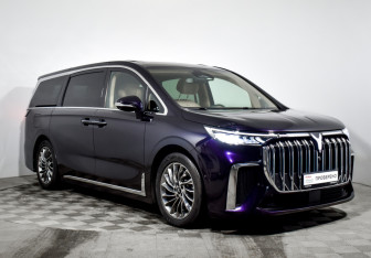 Подержанный автомобиль Voyah Dream 2023 года (3 фото)