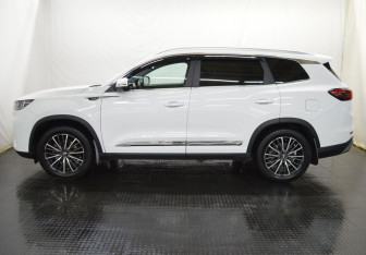 Подержанный автомобиль Chery Tiggo 8 Pro 2021 года (8 фото)