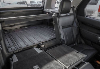 Подержанный автомобиль Land Rover Discovery 2017 года (31 фото)