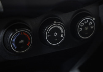 Подержанный автомобиль Mitsubishi ASX 2011 года (14 фото)