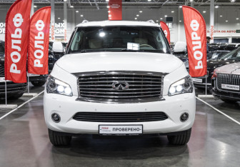 Подержанный автомобиль Infiniti QX80 2014 года (4 фото)