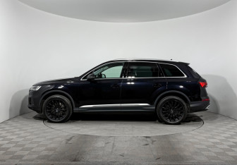 Подержанный автомобиль Audi Q7 2020 года (8 фото)