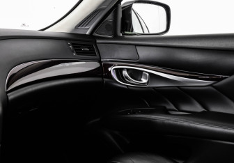 Подержанный автомобиль Infiniti M Sedan 2012 года (17 фото)