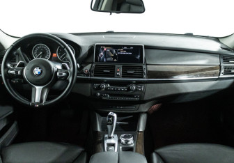 Подержанный автомобиль BMW X6 2013 года (13 фото)