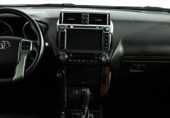 Подержанный автомобиль Toyota Land Cruiser Prado 2014 года (14 фото)