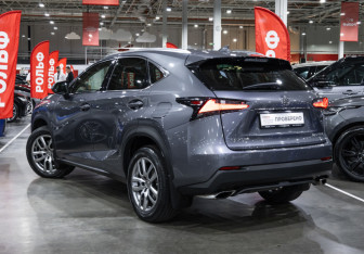 Подержанный автомобиль Lexus NX 2017 года (12 фото)
