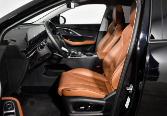 Подержанный автомобиль Omoda C5 2023 года (10 фото)