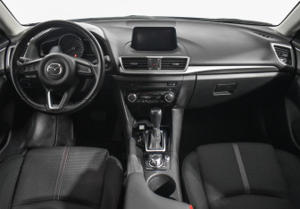 Подержанный автомобиль Mazda 3 Sedan 2017 года (13 фото)