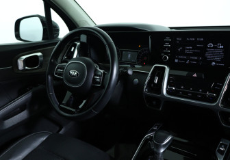 Подержанный автомобиль Kia Sorento 2021 года (10 фото)