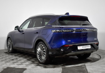 Подержанный автомобиль Voyah Free 2023 года (7 фото)