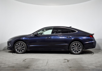 Подержанный автомобиль Hyundai Sonata 2020 года (8 фото)