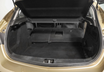 Подержанный автомобиль Opel Astra Hatchback 2013 года (22 фото)