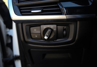 Подержанный автомобиль BMW X6 2015 года (22 фото)