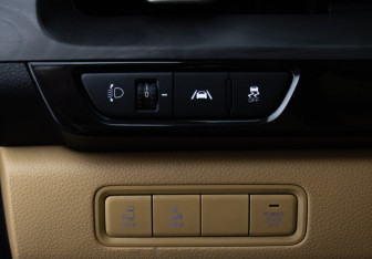 Подержанный автомобиль Kia Carnival 2021 года (19 фото)